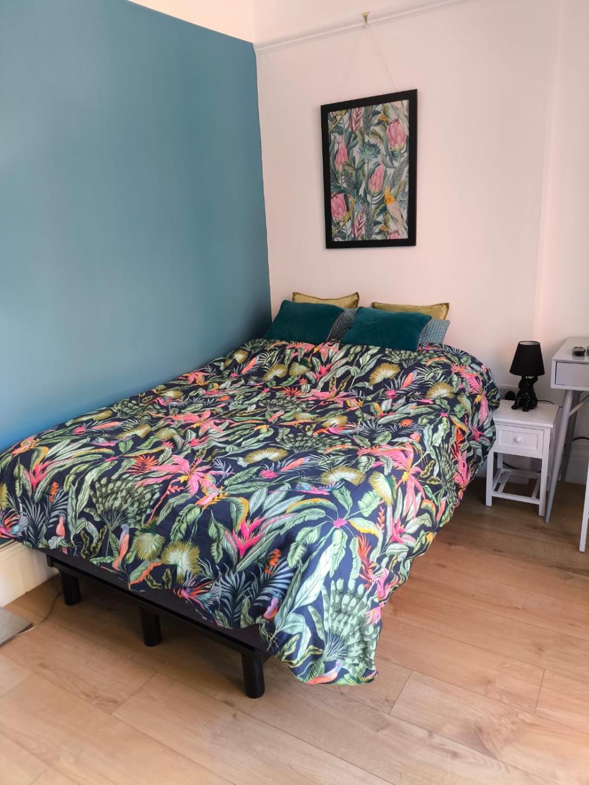 Appartamento Self Check-in Micro For Max 2 Guests In Location Rg4 With Your Own Kitchenette Bathroom Parking And Shared Garden Reading